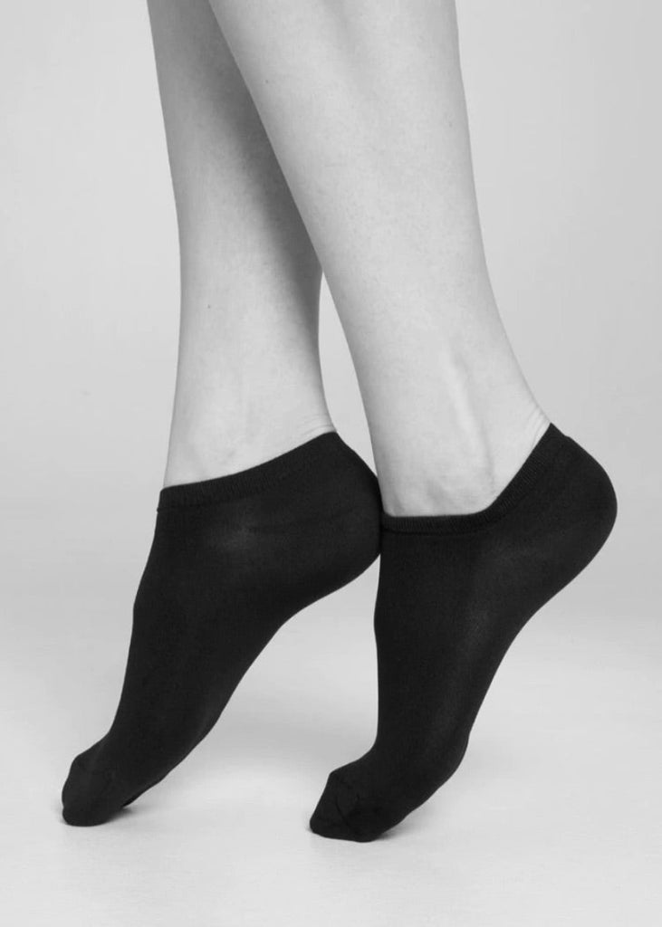 Swedish Stockings_Sara Premium Sneaker Socks in White_Hosiery/Socks_36/37 - Finefolk